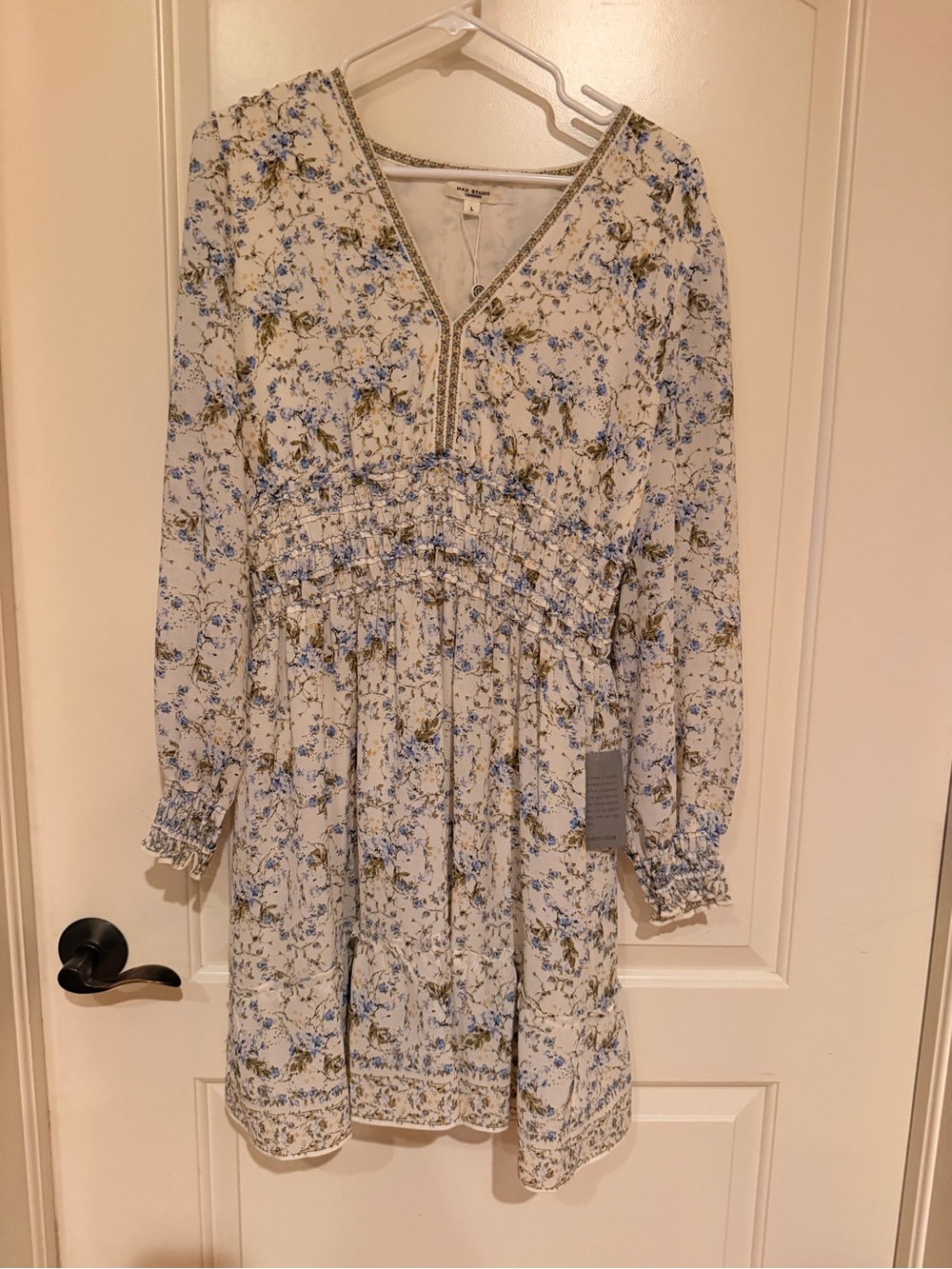 Max Studio Off white Floral with Blue Print V-Neck dress Cottage Core NWT Large